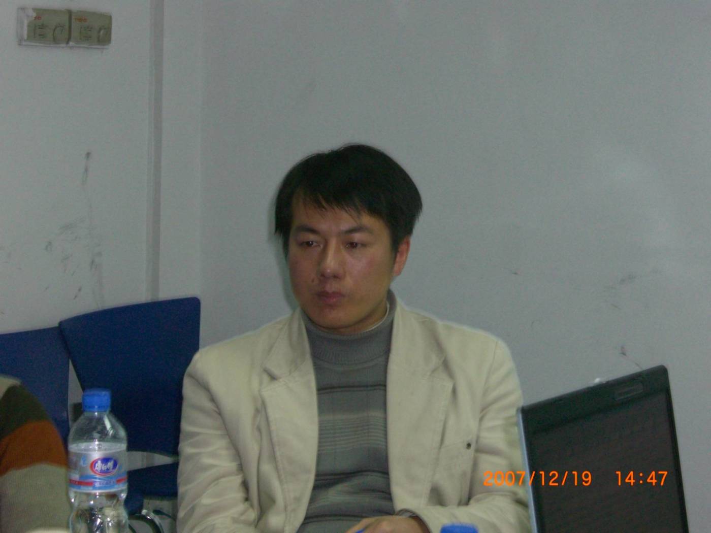 点击小图观看大图