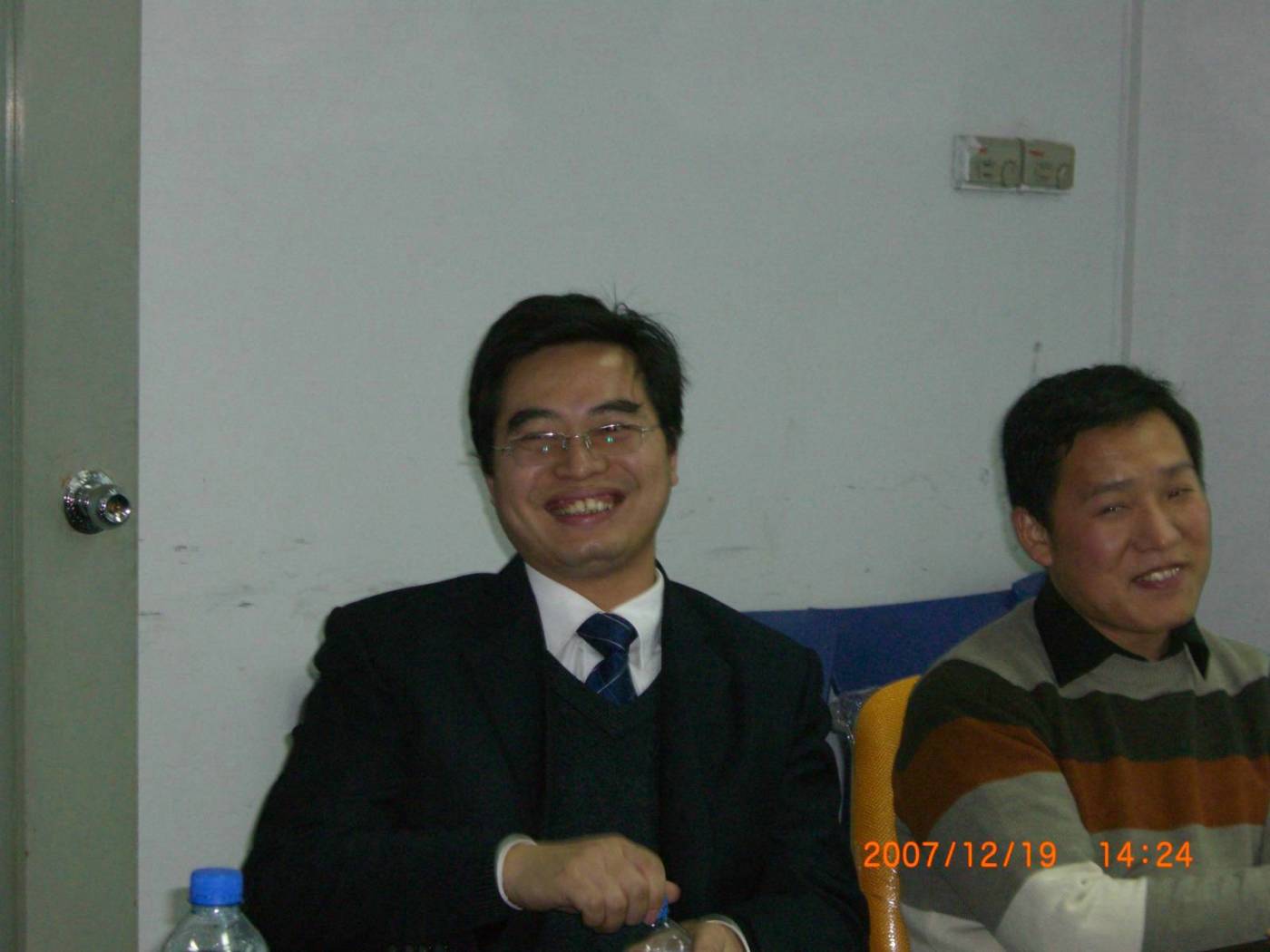 点击小图观看大图