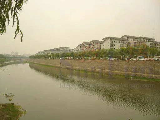 芙蓉汉城4室2厅2卫南朝向1600.00元/月出租