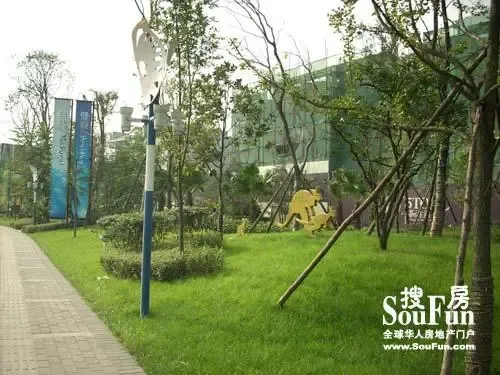 澳龙名城3室1厅2卫东南朝向3600.00元/月出租