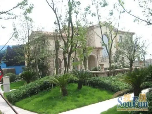 南山高尔夫国际叠滟岭3室2厅2卫南北朝向2000.00元/月出租