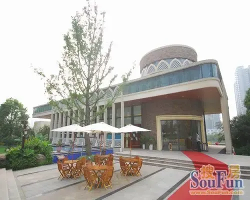 蓝光凯丽香江3室2厅2卫西南朝向3300.00元/月出租