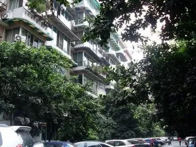 中国广厦街62号3室1厅1卫南朝向2400.00元/月出租
