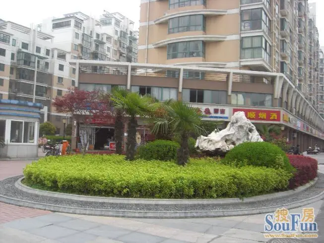 出租万达嘉顺花园南北房间98平米另有书房精装设全2100元/月