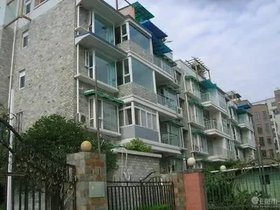 成都花园翠雍华庭4室2厅2卫西朝向4200.00元/月出租