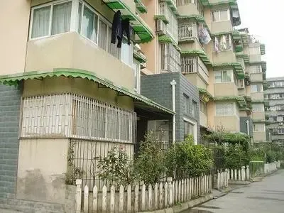 东方桂苑1室1卫东南朝向1600.00元/月出租