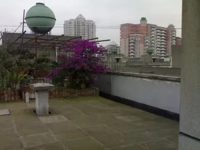 红色小区1室1厅1卫东南朝向1700.00元/月出租