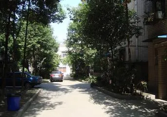 青森小区2室1厅1卫南朝向1600.00元/月出租