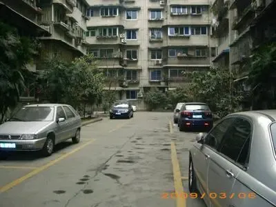 青华路22号院3室1厅1卫东南朝向3300.00元/月出租