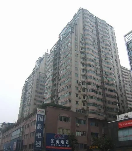 华诚商厦3室1厅1卫西北朝向2500.00元/月出租