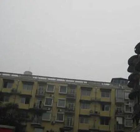 财经商住楼1室1卫东南朝向1500.00元/月出租