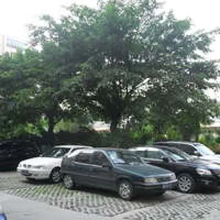 百花森苑2室1厅1卫东朝向2400.00元/月出租