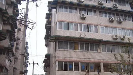 蓝泰公寓2室2厅1卫东朝向1900.00元/月出租