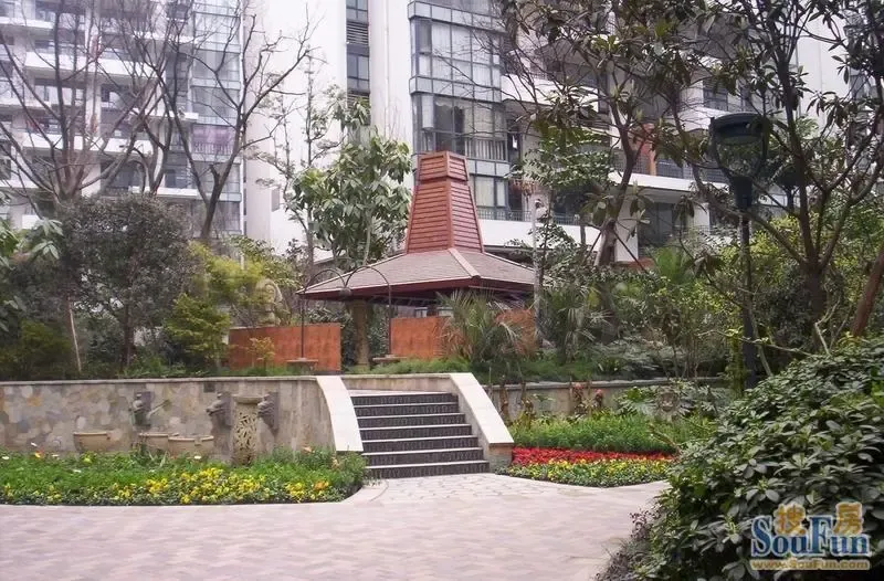 置信丽都花园城(外侧)3室2厅2卫西南朝向3500.00元/月出租