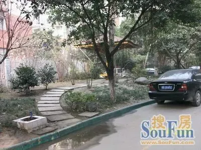 少陵横街34号院2室1厅1卫南朝向1989.00元/月出租