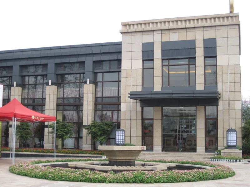 保利金香槟3室1厅1卫东朝向3000.00元/月出租