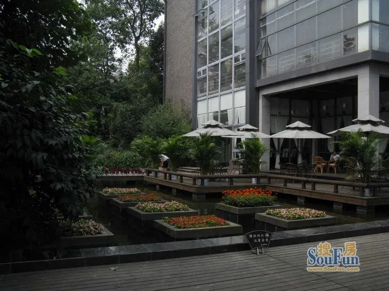 蜀郡一期4室2厅2卫南朝向3800.00元/月出租