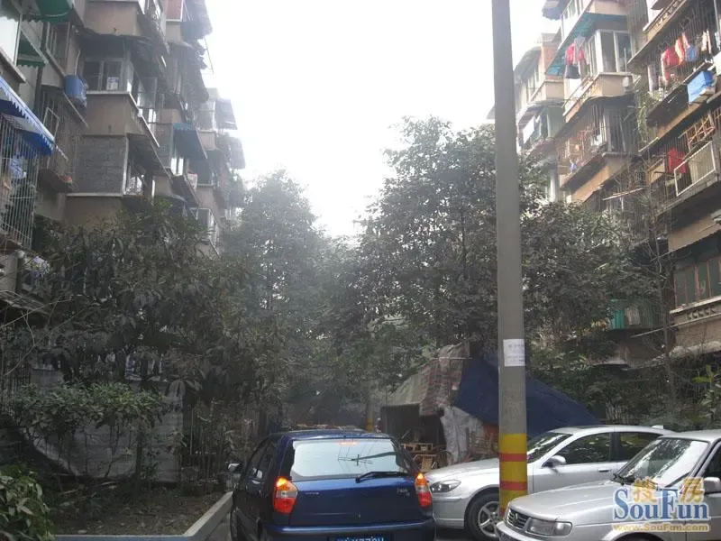 营康西路184号院3室1厅1卫西南朝向1800.00元/月出租