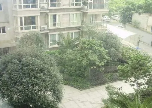 信用社宿舍3室2厅2卫北朝向5000.00元/月出租