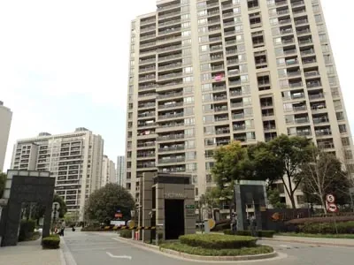 电梯房,精装修,非底楼房,近商圈