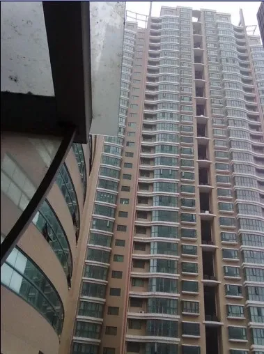 华辰大厦住宅4室1厅1卫南朝向7500.00元/月出租