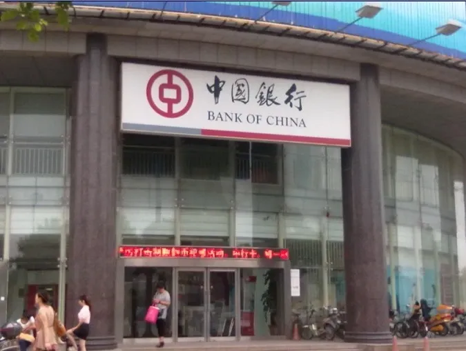 华辰大厦住宅5室1卫西南朝向6000.00元/月出租