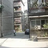 东风路居民点1室1厅1卫东南朝向1700.00元/月出租