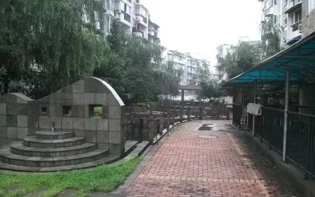 西延雅舍2室2厅1卫西南朝向2100.00元/月出租