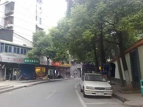 东瓜山一村2室1厅1卫东南朝向1200.00元/月出租