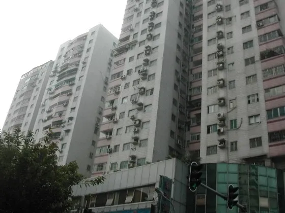 港丰大厦3室2厅2卫南朝向6900.00元/月出租
