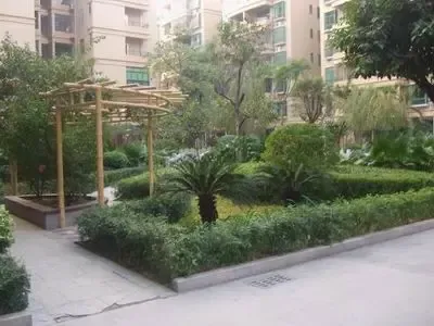 翠华花园5室2厅2卫南朝向1800.00元/月出租