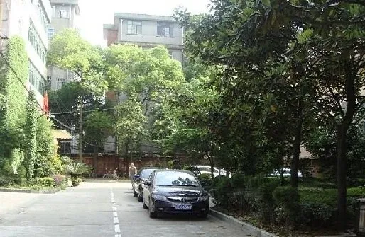 江大南路劳动厅宿舍3室2厅1卫南朝向2000.00元/月出租