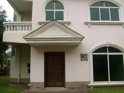 顺德碧桂园豪园别墅4室3厅4卫南北朝向9000.00元/月出租