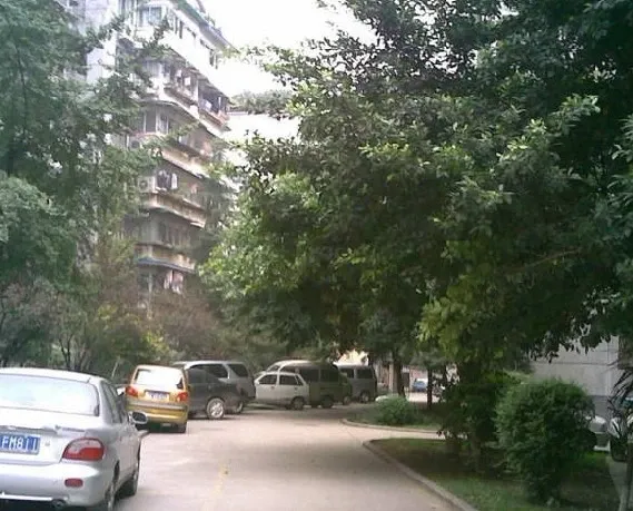 圃园南一路2号院2室2厅1卫南朝向2400.00元/月出租