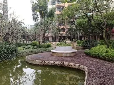 隆城大厦1室1厅1卫西南朝向2000.00元/月出租