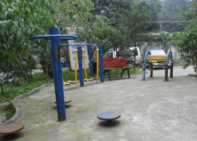 东城叠苑3室2厅2卫东南朝向3000.00元/月出租