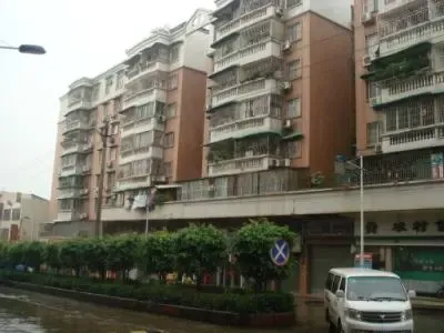 鹤盛路福盛花苑1室1厅1卫东南朝向1800.00元/月出租