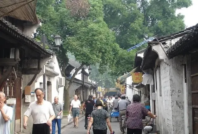 府横街老房2室东朝向4500.00元/月出租