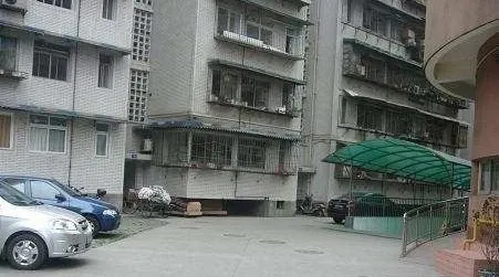 宏城公寓2室1厅1卫东朝向2800.00元/月出租