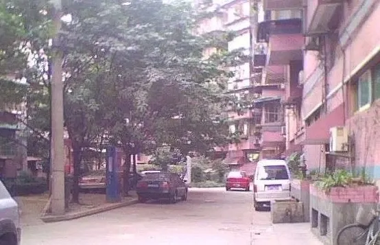 银通苑2室1厅1卫东朝向2500.00元/月出租