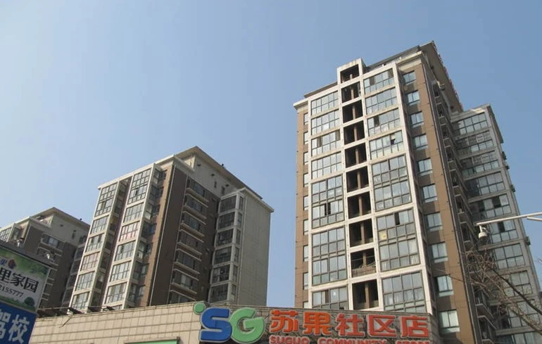 江宁岔路口鑫泰国际广场 95平米2室2厅1卫