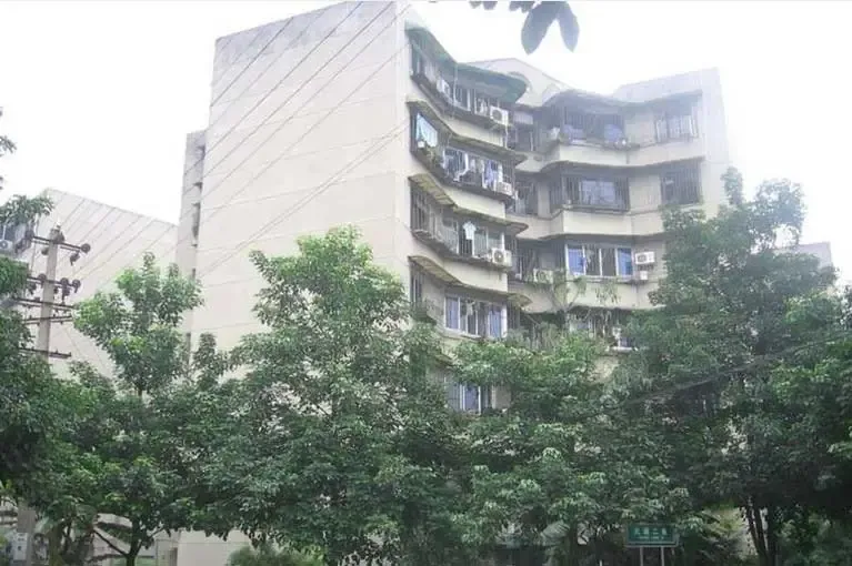 金竹苑C区3室1厅1卫东朝向2200.00元/月出租