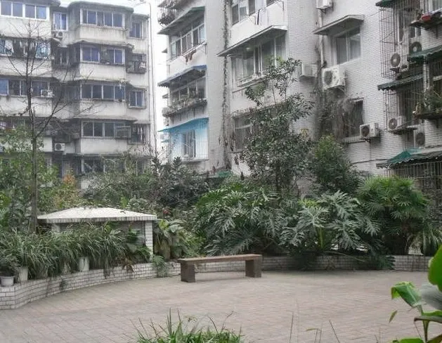 银杏地带1室1厅1卫东南朝向1500.00元/月出租