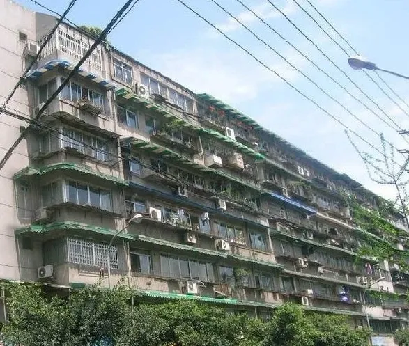 三圣街小区3室1厅1卫南朝向3500.00元/月出租
