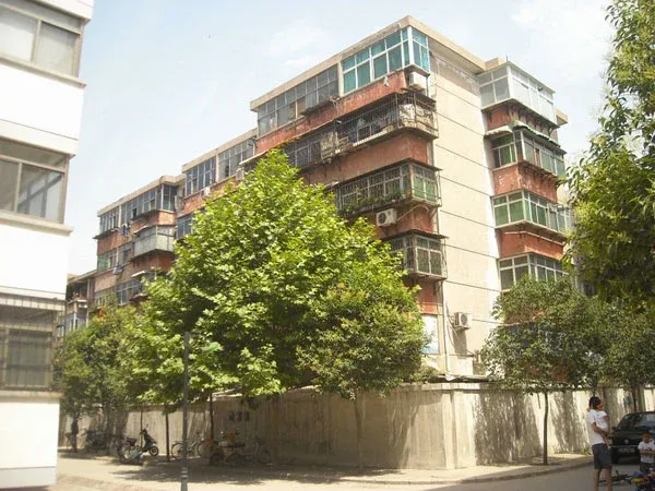 公交公司家属院2室2厅1卫东西朝向750.00元/月出租