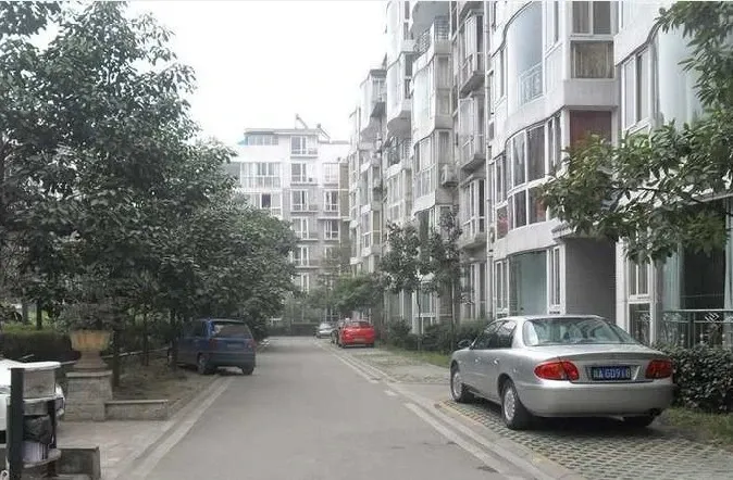 三鑫雨竹居3室2厅2卫东南朝向2000.00元/月出租