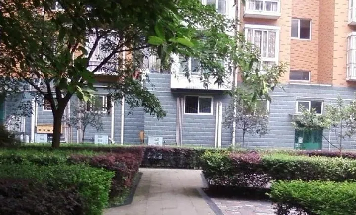 丽都新城二期3室2厅2卫南朝向2300.00元/月出租