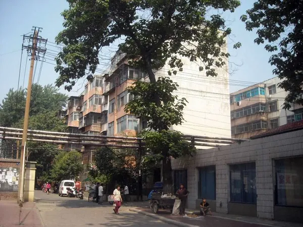 六建家属院(行署路)3室2厅1卫东南朝向1400.00元/月出租