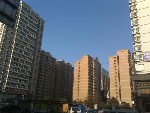 中泰新城3室2厅2卫南朝向2000.00元/月出租