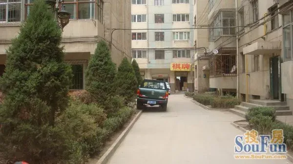 拱星墩商住楼3室1卫东南朝向1900.00元/月出租